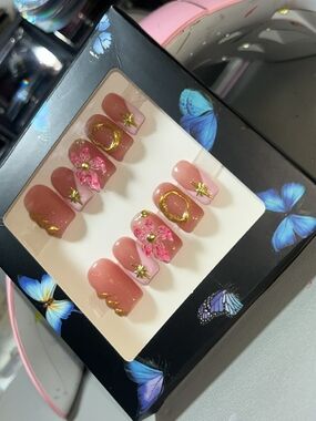 Blush Pink Floral Press-On Nails with Gold Accents